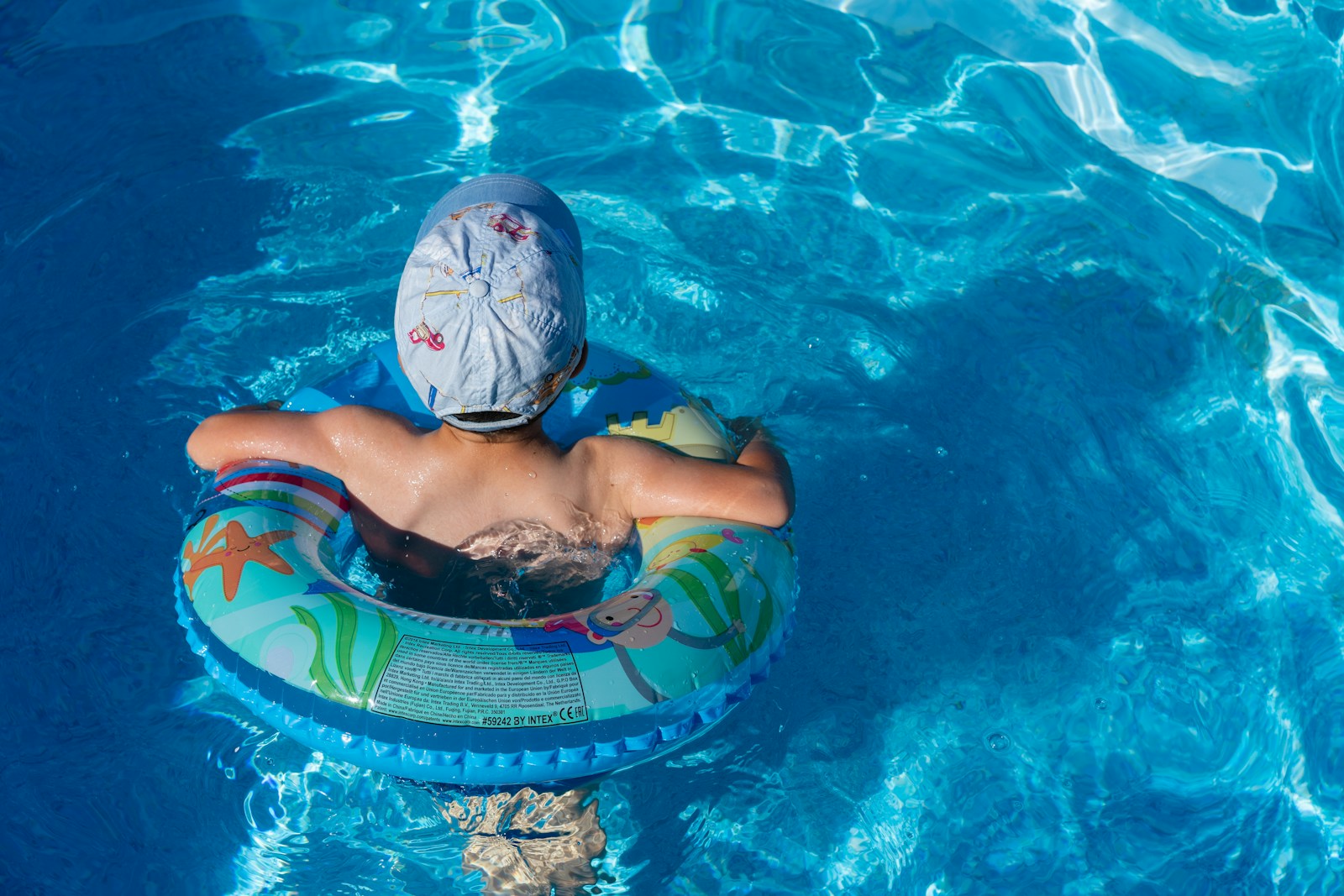 swimming baby: safety tips and benefits